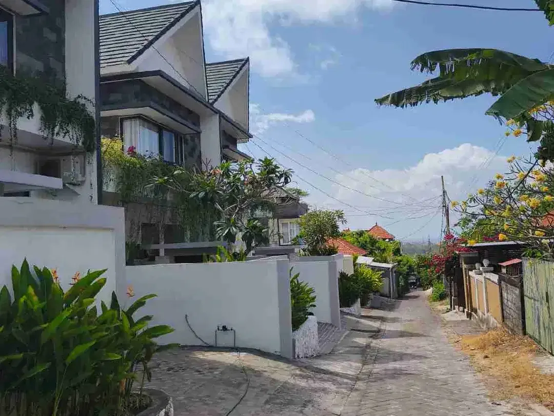 FULL FURNISHED VILLA IN SILIGITA NUSA DUA - Image 2 of 10