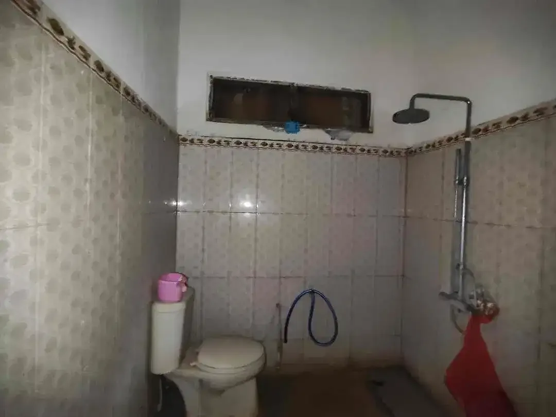 Di jual tnh isi  rmh semi lantai 2 Sanur

Berlokasi jln ngayasan Sanur kauh - Image 10 of 10