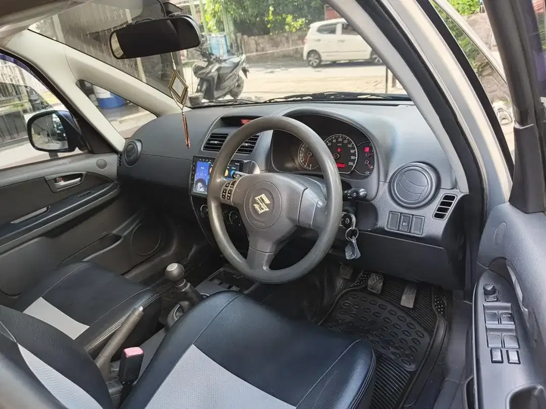 Suzuki SX4 2009 manual asli bali - Image 8 of 10
