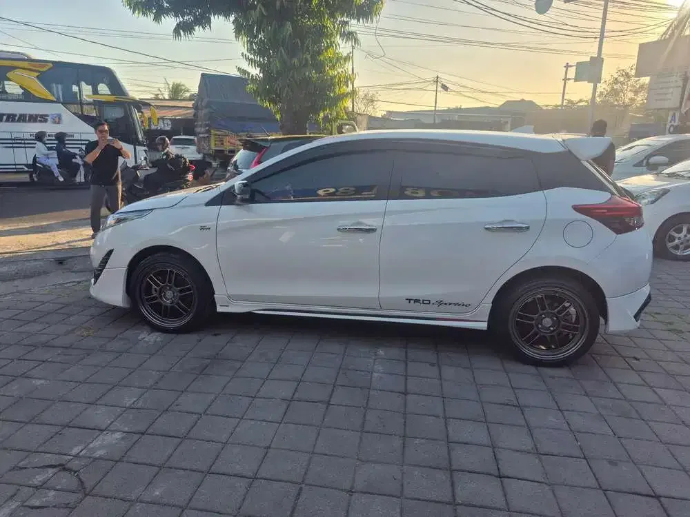 Toyota Yaris 2020 Bensin - Image 2 of 10