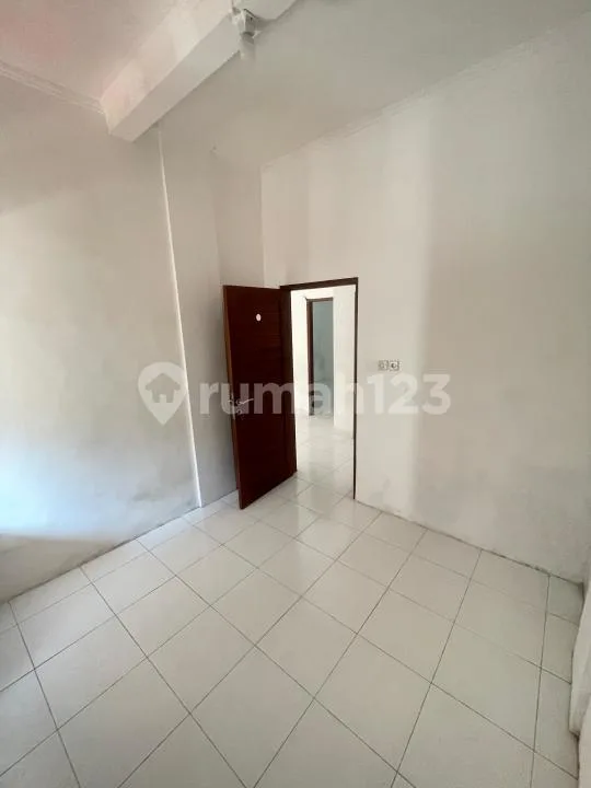 Disewakan Rumah Taman Griya - Image 3 of 4