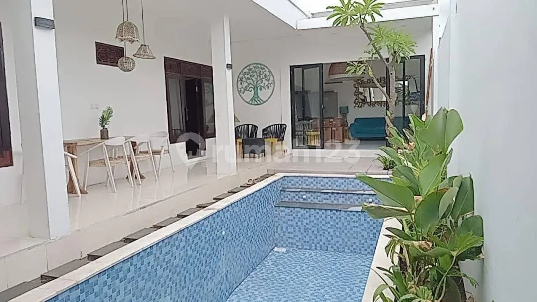 Villa Baru Dekat Pantai Seminyak Sekolah International, Kerobokan - Image 2 of 4