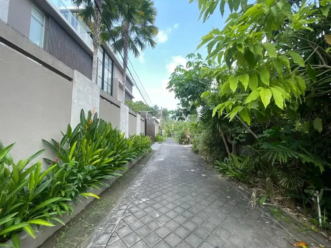 Villa Dengan Pemandangan Panorama Pantai Area Ungasan - Image 2 of 10