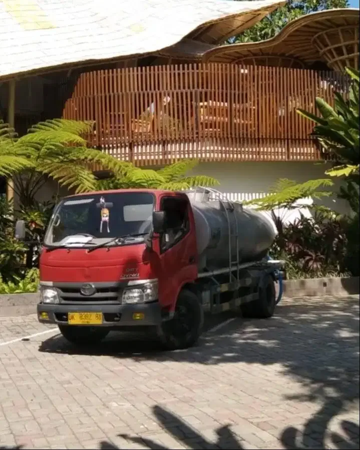 Toyota Dyna 110ET Tangki 5000L Bali - Image 4 of 8