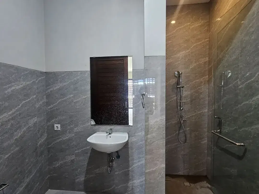 Modern 2-Storey Commercial Building For Rent In Premium Canggu - Image 8 of 9