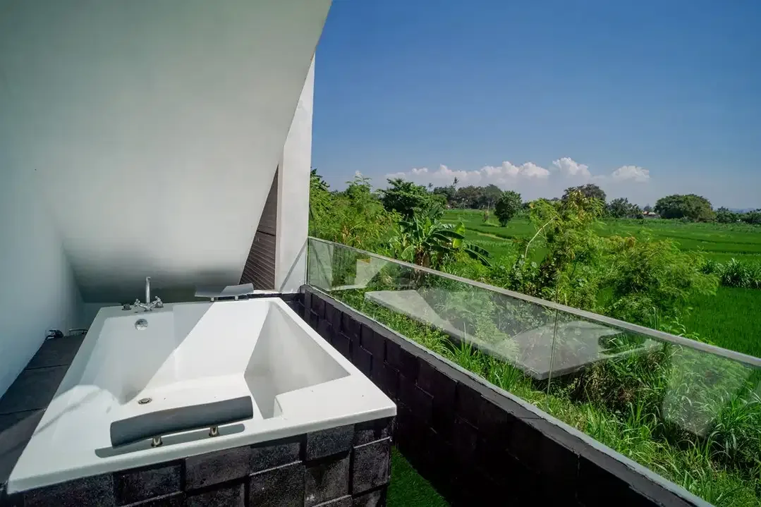 FREEHOLD VILLA PINGGIR PANTAI KUSAMBA KLUNGKUNG BALI - Image 10 of 10