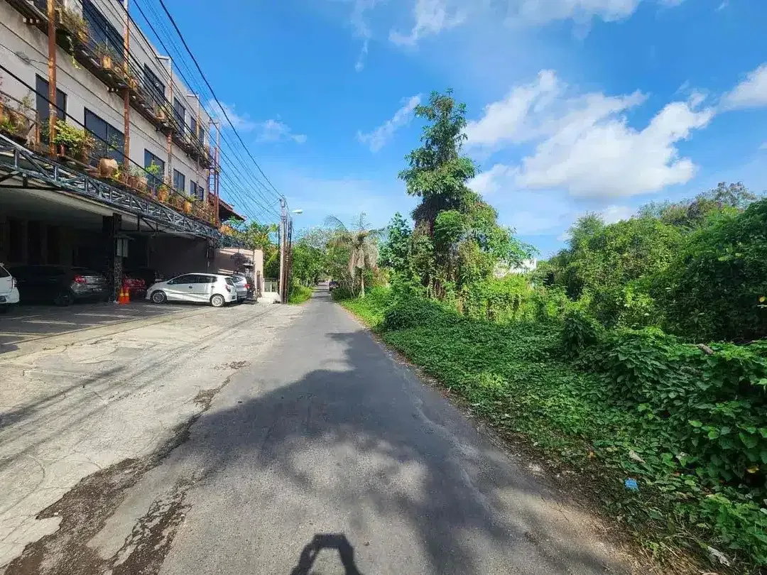 Di jual Tanah 4,40 are Premium 
Lokasi di Jalan Dewi Madri X Renon Denpasar - Image 1 of 4