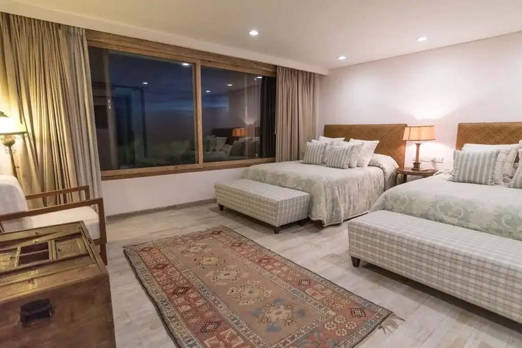 LUXURY PRIVATE VILLA STRATEGIC NEAR BEACH CEMAGI - Image 5 of 10