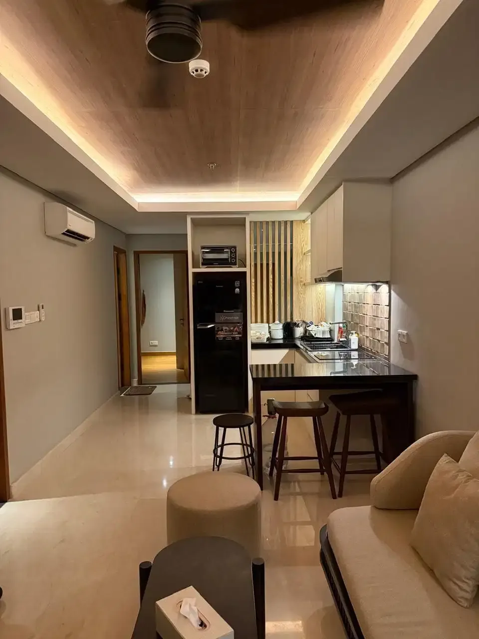 FOR SALE APARTEMENT BEACHWALK RESIDENCE FURNISHED 2 BR DI KUTA - Image 9 of 10
