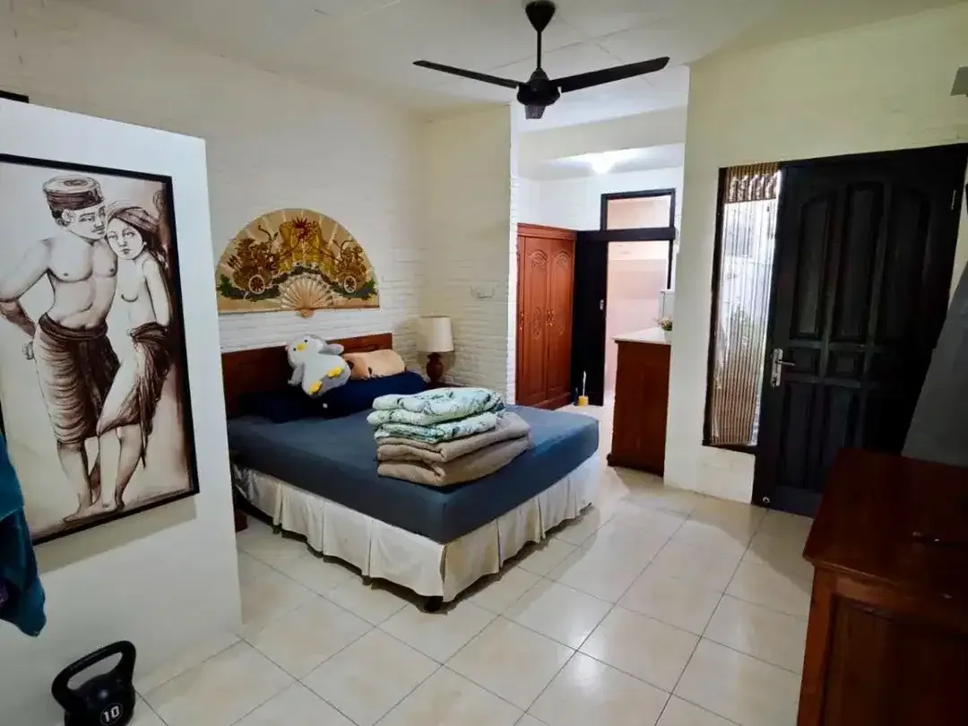 RUMAH BALINESE EXCLUSIVE 2 LANTAI DI SILIGITA NUSA DUA DEKAT PANTAI MENGIAT - Image 2 of 10