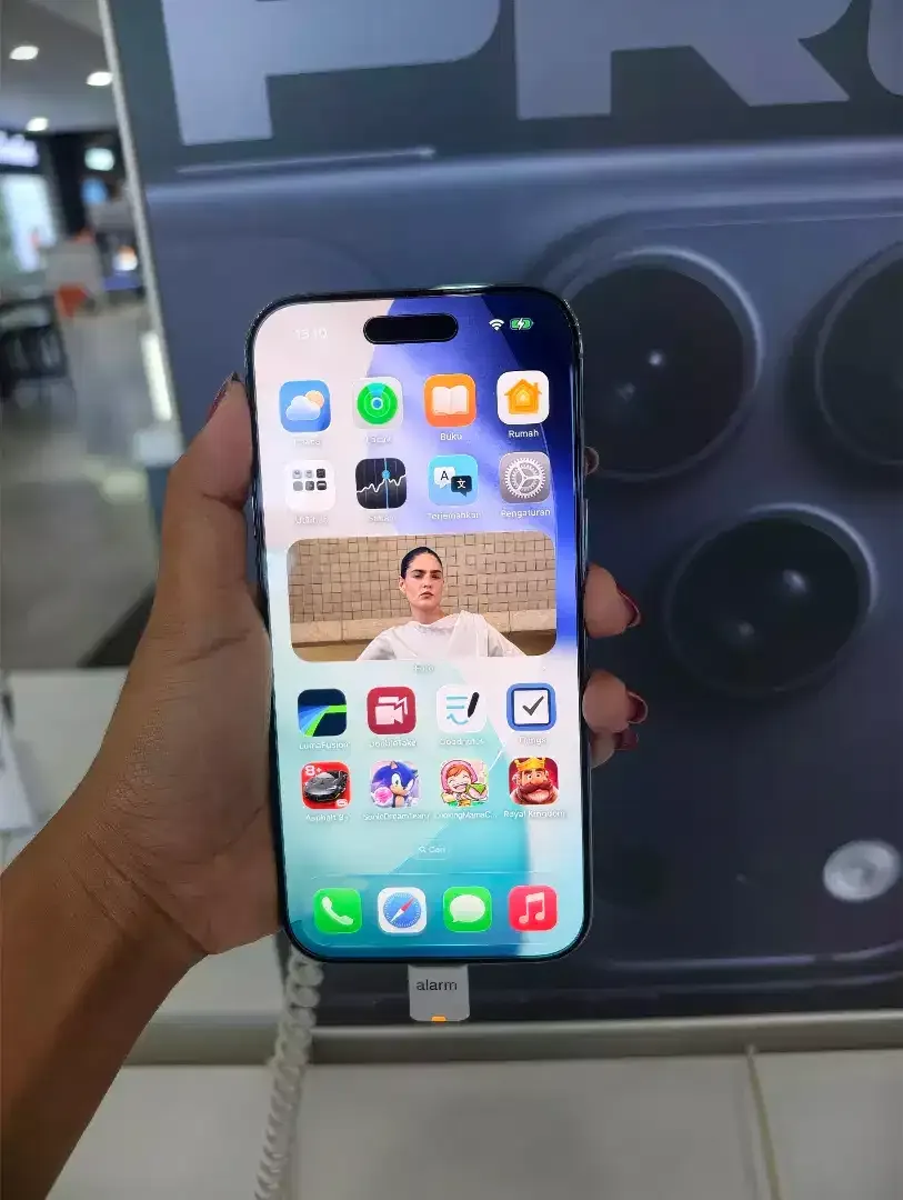 Iphone Air 256 / Sky Blue - Image 3 of 3