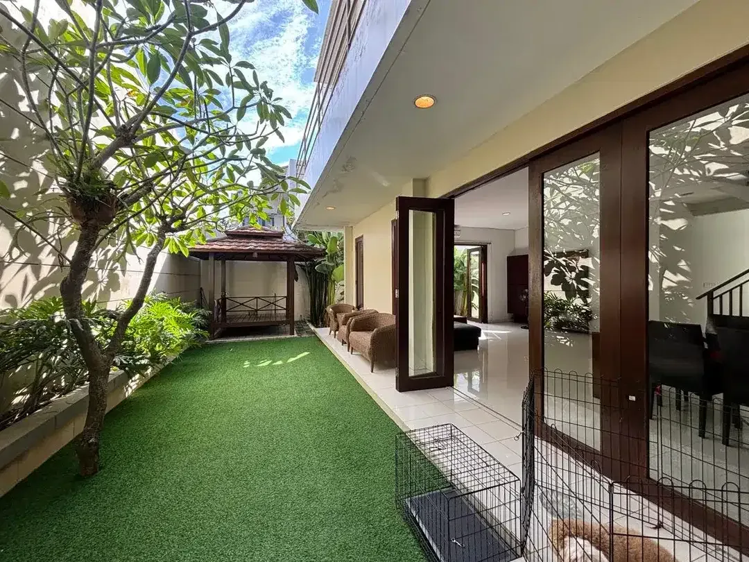 SPACIOUS 4BEDROOM HOUSE IN HARVESTLAND KUTA - Image 7 of 10