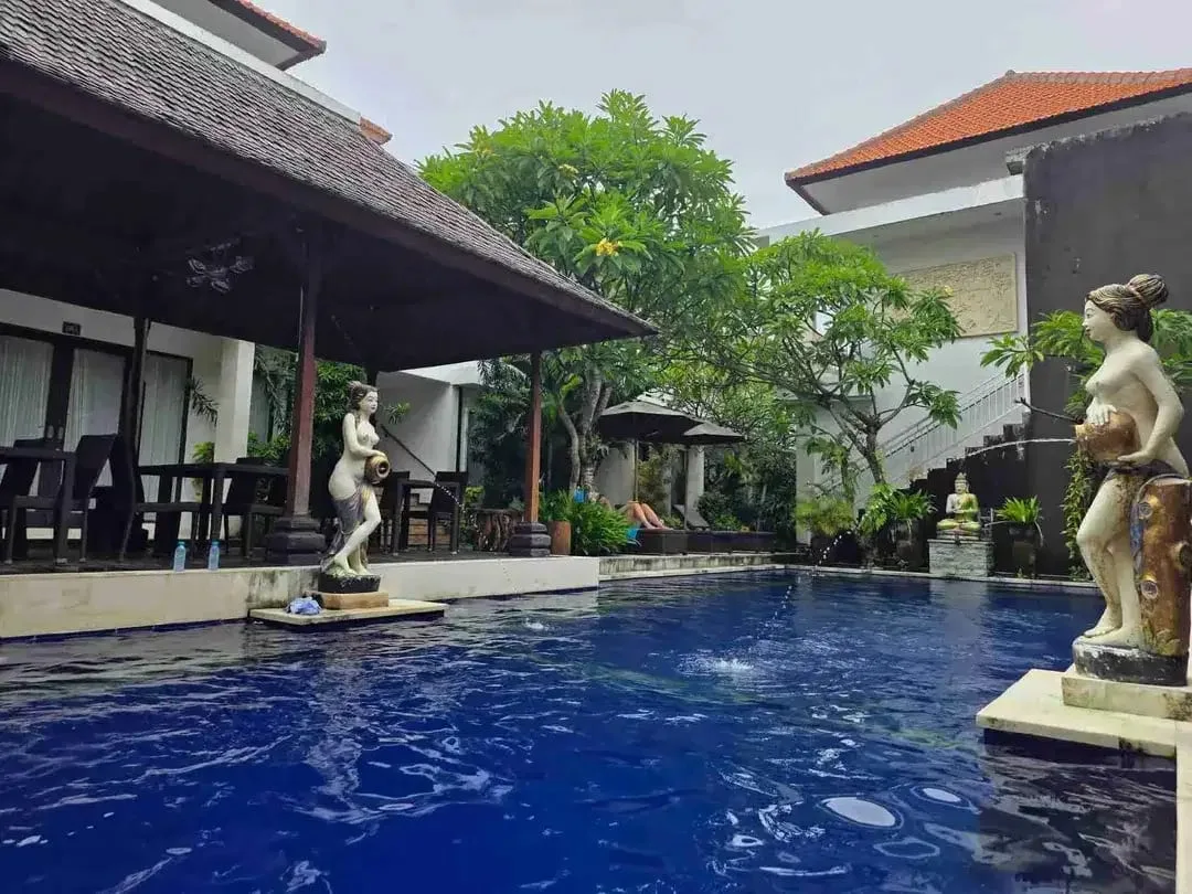 Dijual Hotel bintang 3 sangat murah di Kuta Bali. - Image 2 of 10