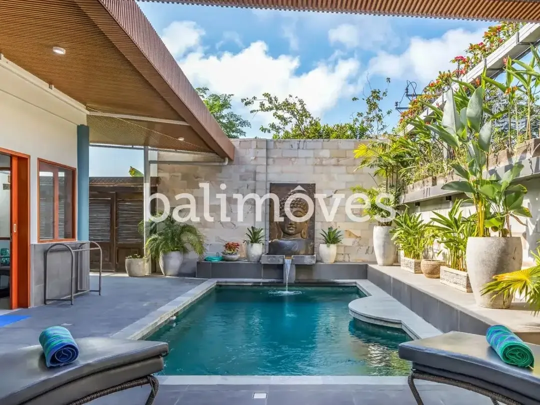 Vila Dua Kamar Tidur yang Indah, Terang, dan Modern di Kawasan Pantai Sanur - Image 3 of 10
