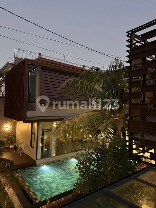 Luxury House Sari Dana Denpasar 4 Bedrooms 450M2 - Image 4 of 4