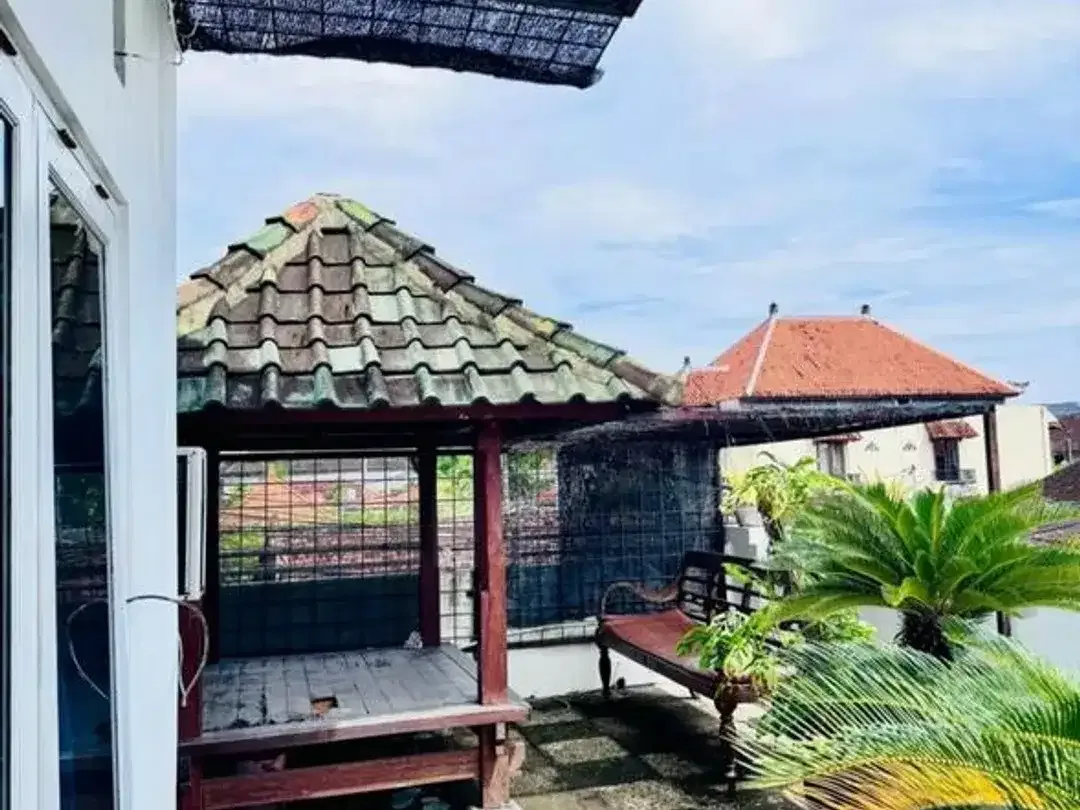 Rumah 4 Kamar Tidur Fully Furnished, Dekat Pantai Disewakan di Sanur - Image 2 of 10