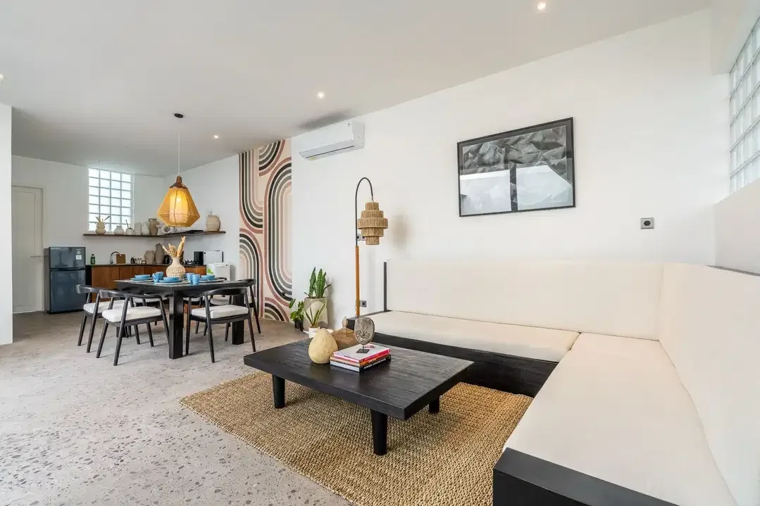 LEASEHOLD VILLA IN SEMINYAK FULLY FURNISHED - Image 3 of 10