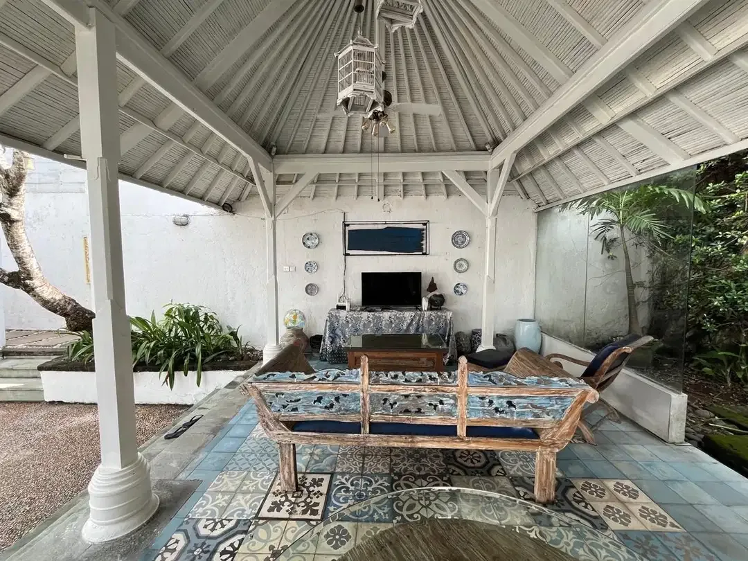 Villa Mewah 2 Kamar dengan Kolam Renang Pribadi di Kerobokan Bali - Image 2 of 10