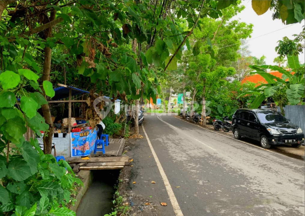 Tanah Pinggir Sungai Dekat Pantai Berawa Canggu - Image 2 of 4