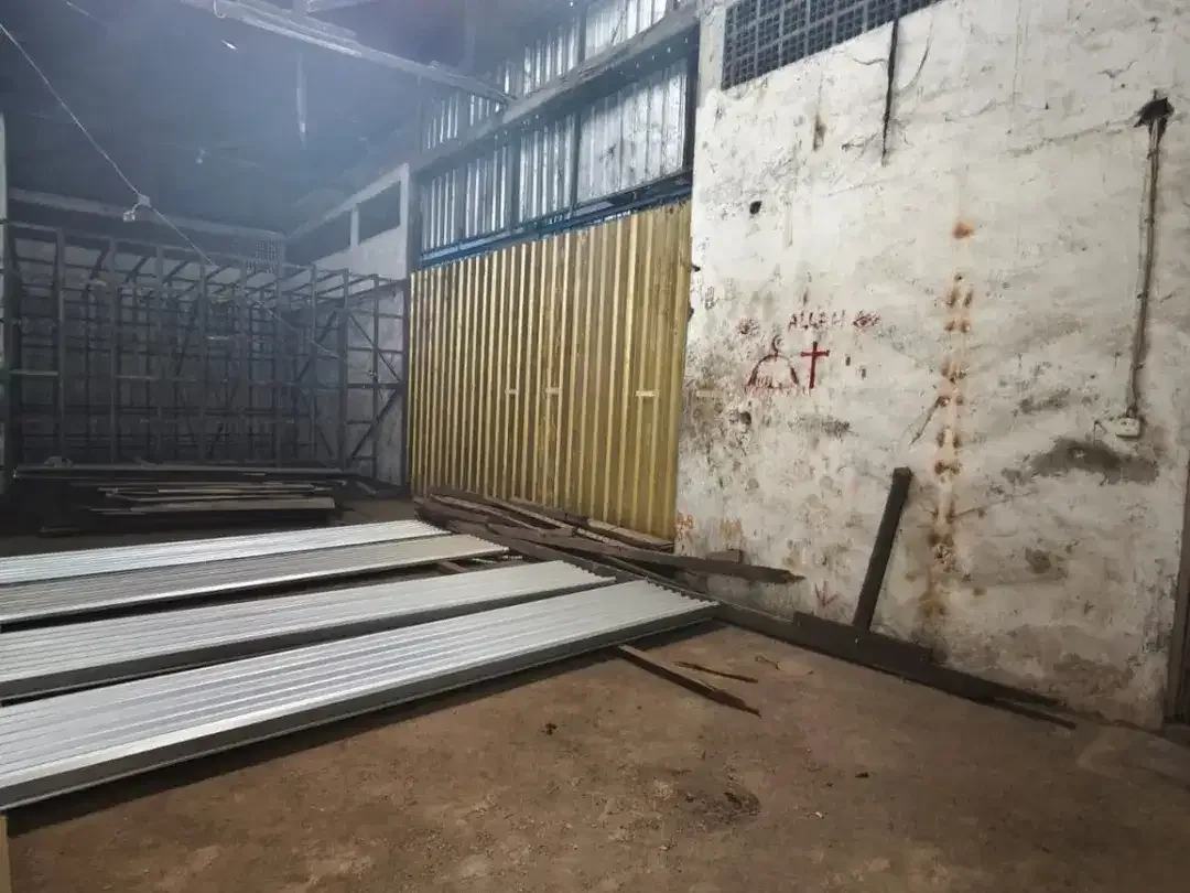 Gudang + Mess 400 m² Over Kontrak di Gatot Subroto Timur - Image 8 of 10