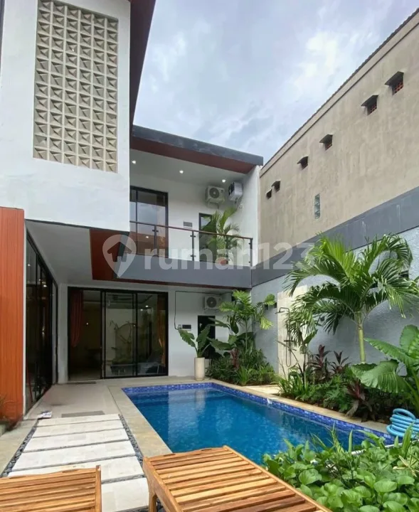 Leasehold 15 Years Modern Villa Furnished In Beachside Sanur Denpasar - Image 1 of 4