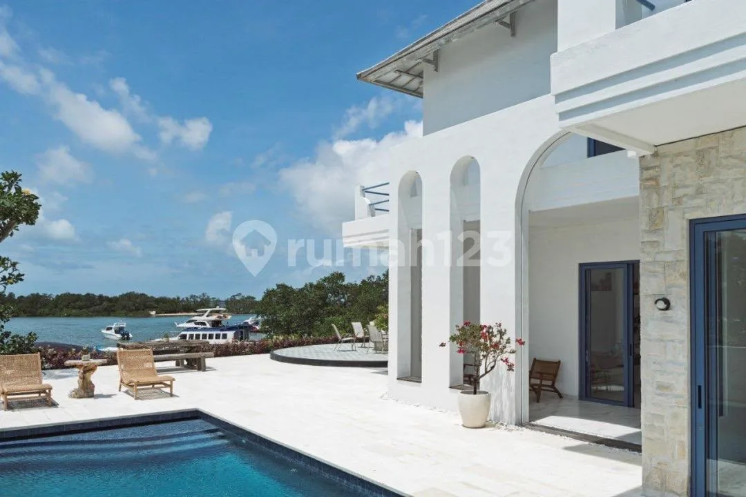 Hot Deal ! Villa Beachfront / Los Pantai Termurah di Bali - Image 1 of 4
