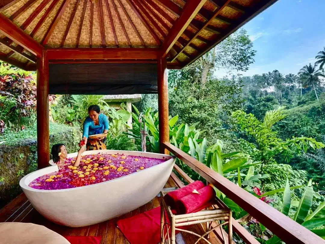 Stunning Jungle and river view Leasehold Villa in Serene Ubud - Your Turn-Key Investment Opportunity - Image 3 of 10