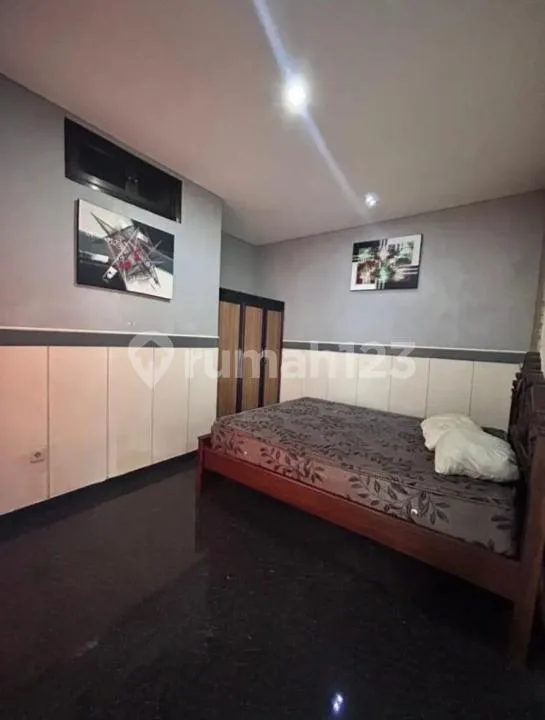 Rumah 2 Lantai Siap Huni Strategis di Laksamana Sumerta Renon - Image 4 of 4