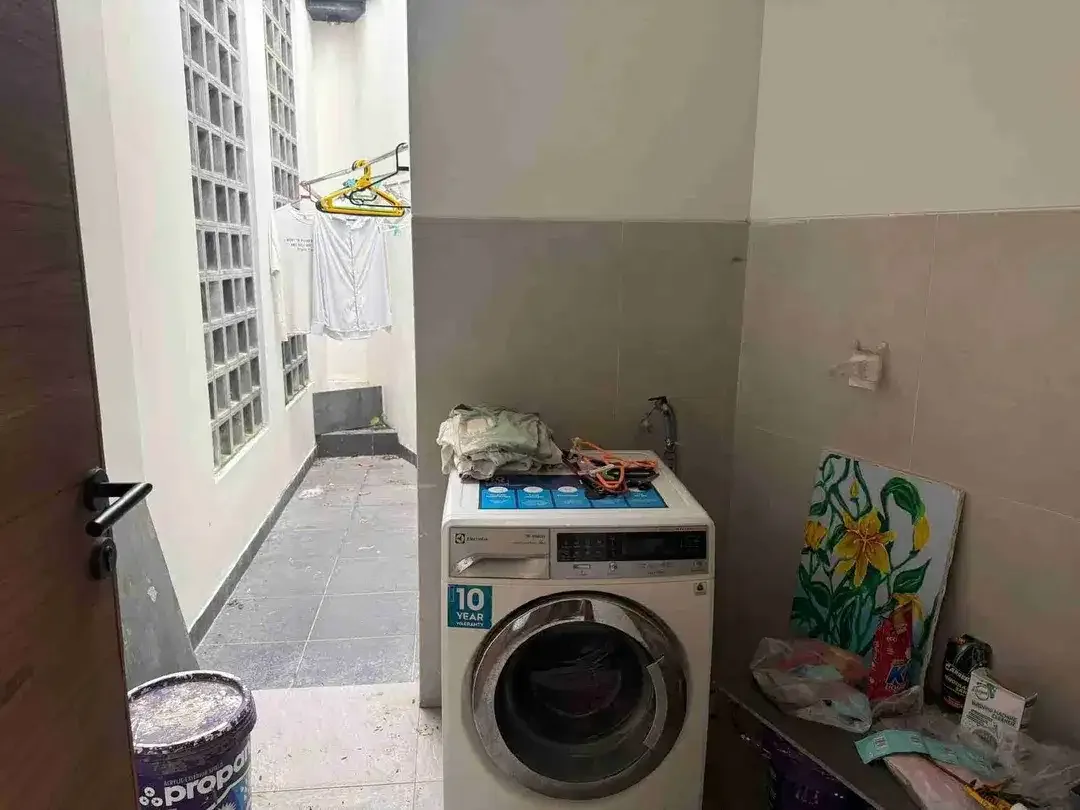 RUMAH MEWAH TUNJUNG TUTUR VIEW SAWAH
JUAL RUMAH SEMI VILLA MODERN MINIMALIS
LOKASI AREA JALAN TUNJUNG TUTUR PAGUYANGAN DENPASAR UTARA - Image 6 of 10