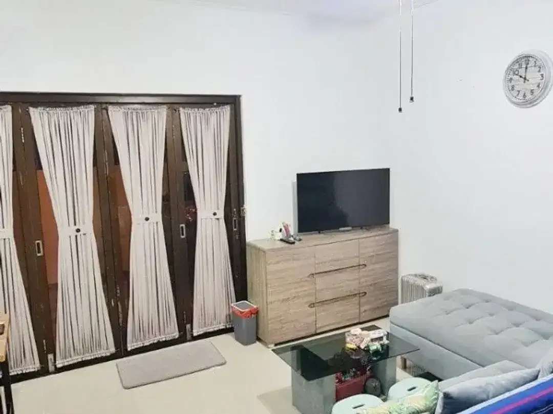 Rumah 2 lantai di area Taman Griya | one gate system dng security 24 jam - Image 7 of 9
