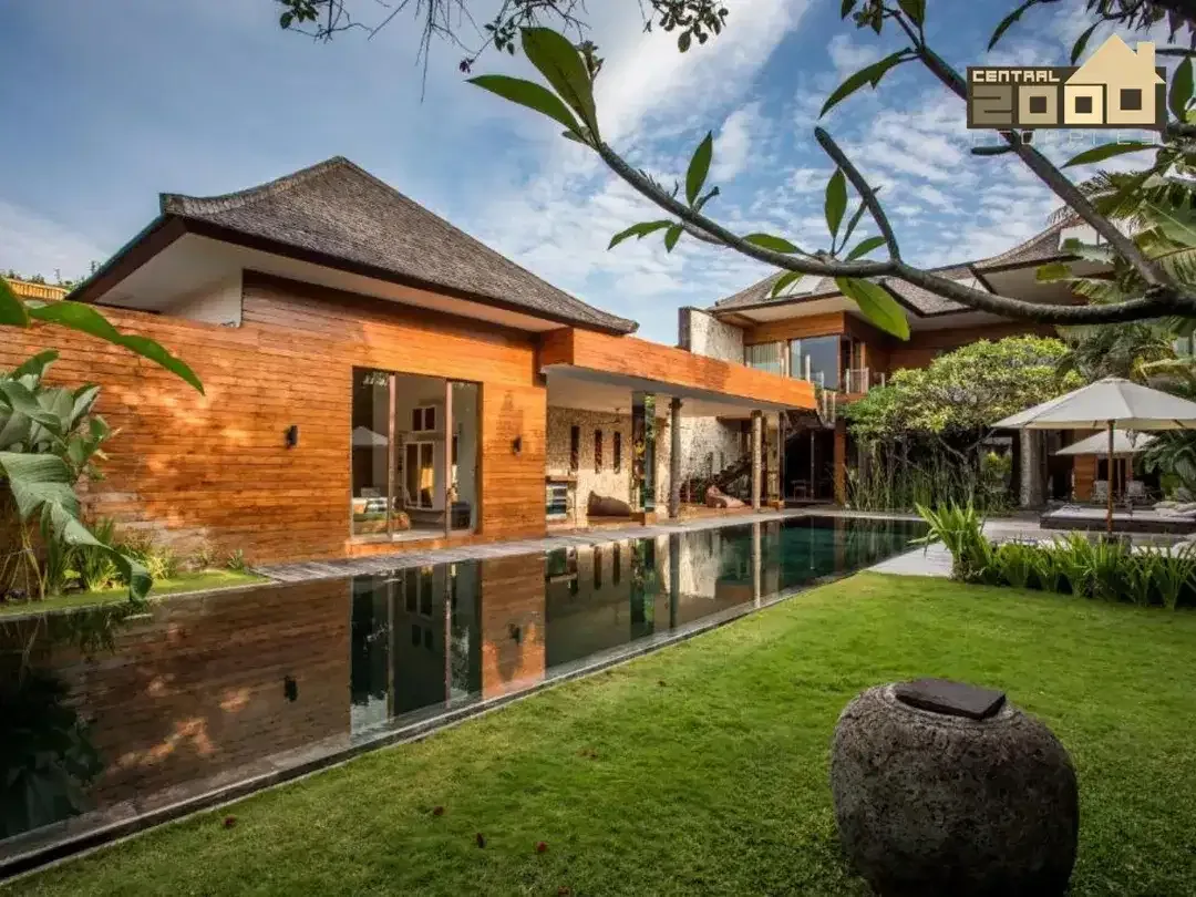 For Sale / Freehold : Luxury Villa, Pantai Petitenget, Seminyak, Bali - Image 2 of 10