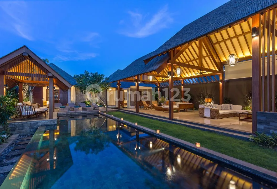Luxury Tropical Bali Charm Villa Umalas Kerobokan - Image 2 of 4