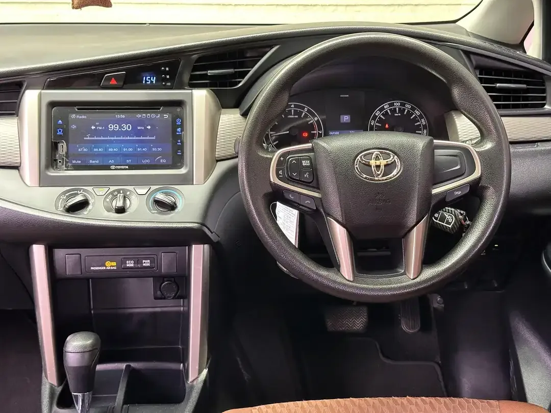 INNOVA REBORN G AT BENSIN 2017 HITAM - Image 8 of 10