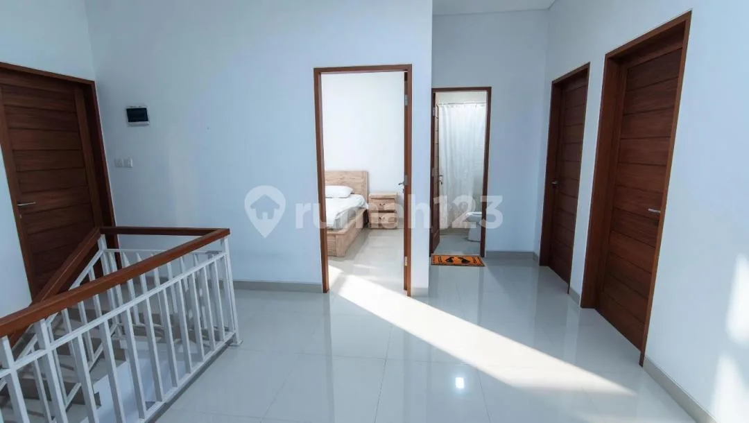 Rumah 3 Kamar Fully Furnished Bebas Banjir di Mahendradata Dekat Kerobokan - Image 4 of 4