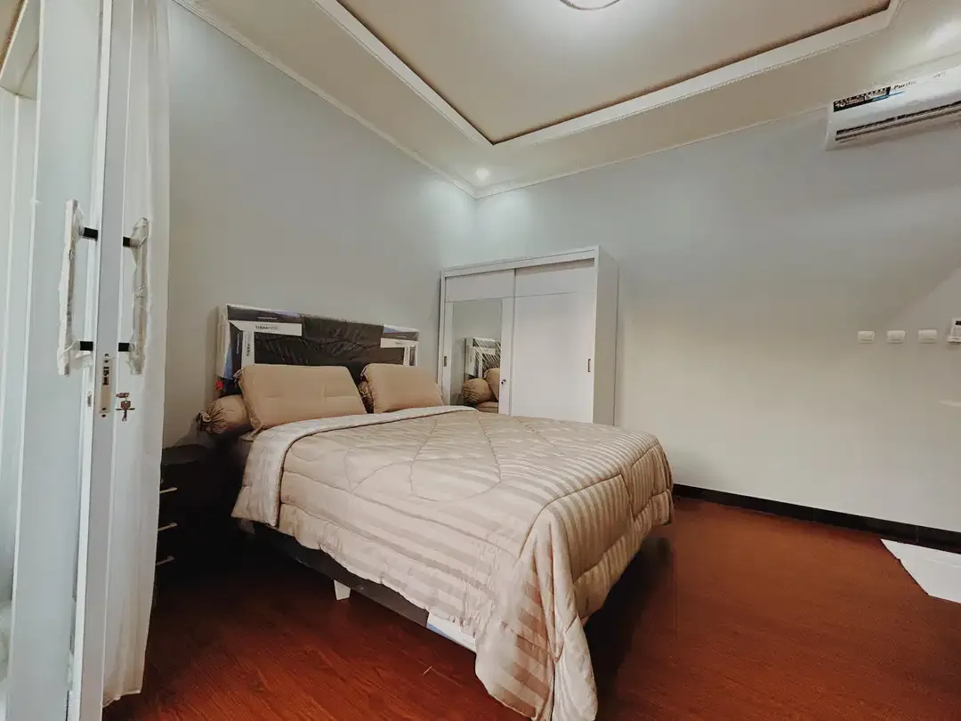 Villa Cantik 2 Bedroom Furnished Dekat Kerobokan Badung Bali - Image 3 of 10