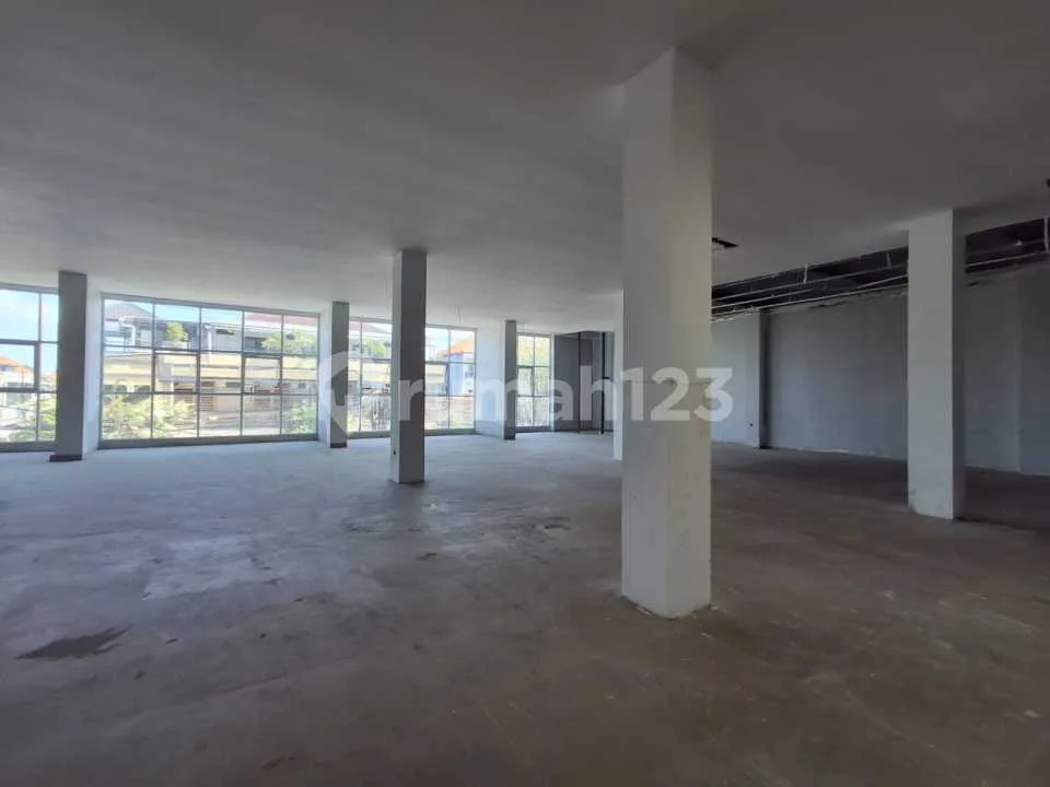 Dijual Ruko 3 Lantai SHM di Denpasar Selatan | LT 360 MÂ² | Jalan Utama 6 Meter | Rp8,2 Miliar - Image 4 of 4