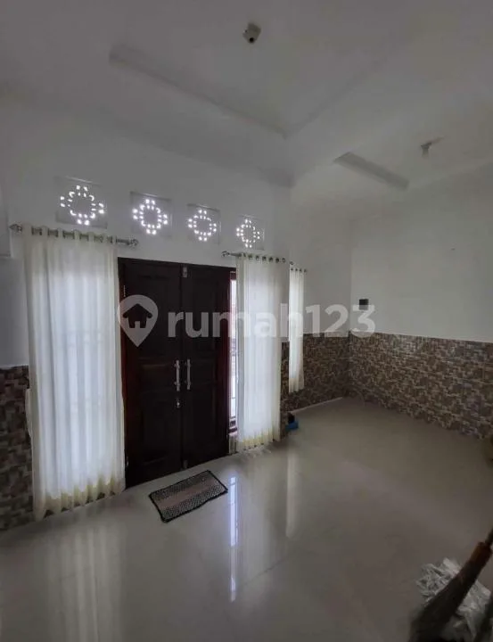 Rumah Semi Furnish 2 Lantai di Taman Griya Jimbaran dengan Rooftop - Image 2 of 4