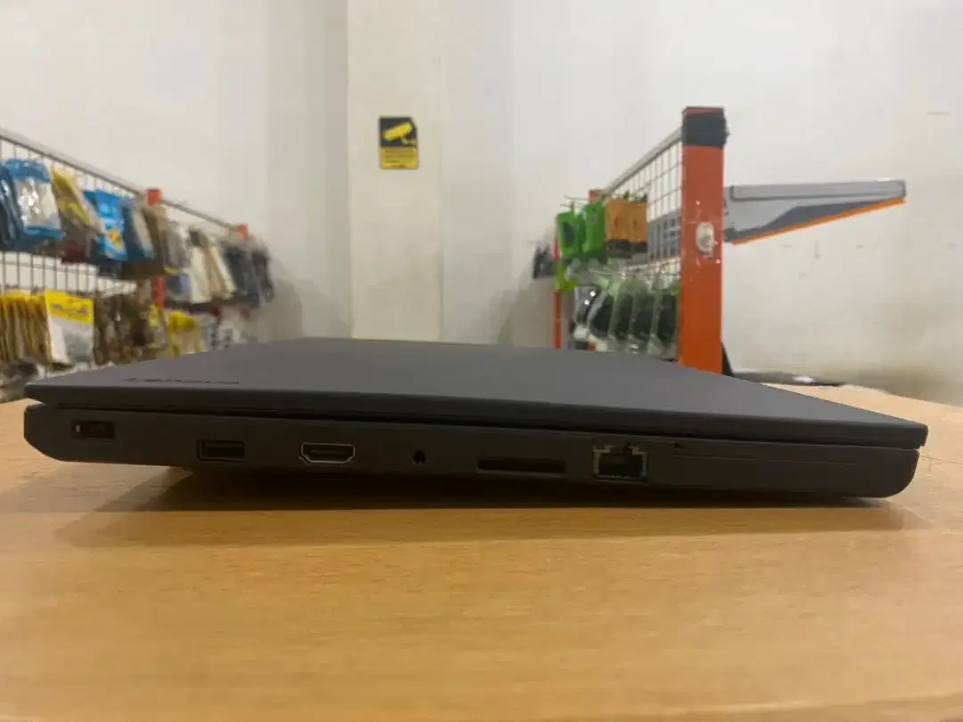 Lenovo ThinkPad P50S Core i7Gen6 Ram 16Gb SSD 256GB NvidIa 2GB Mulus - Image 7 of 10