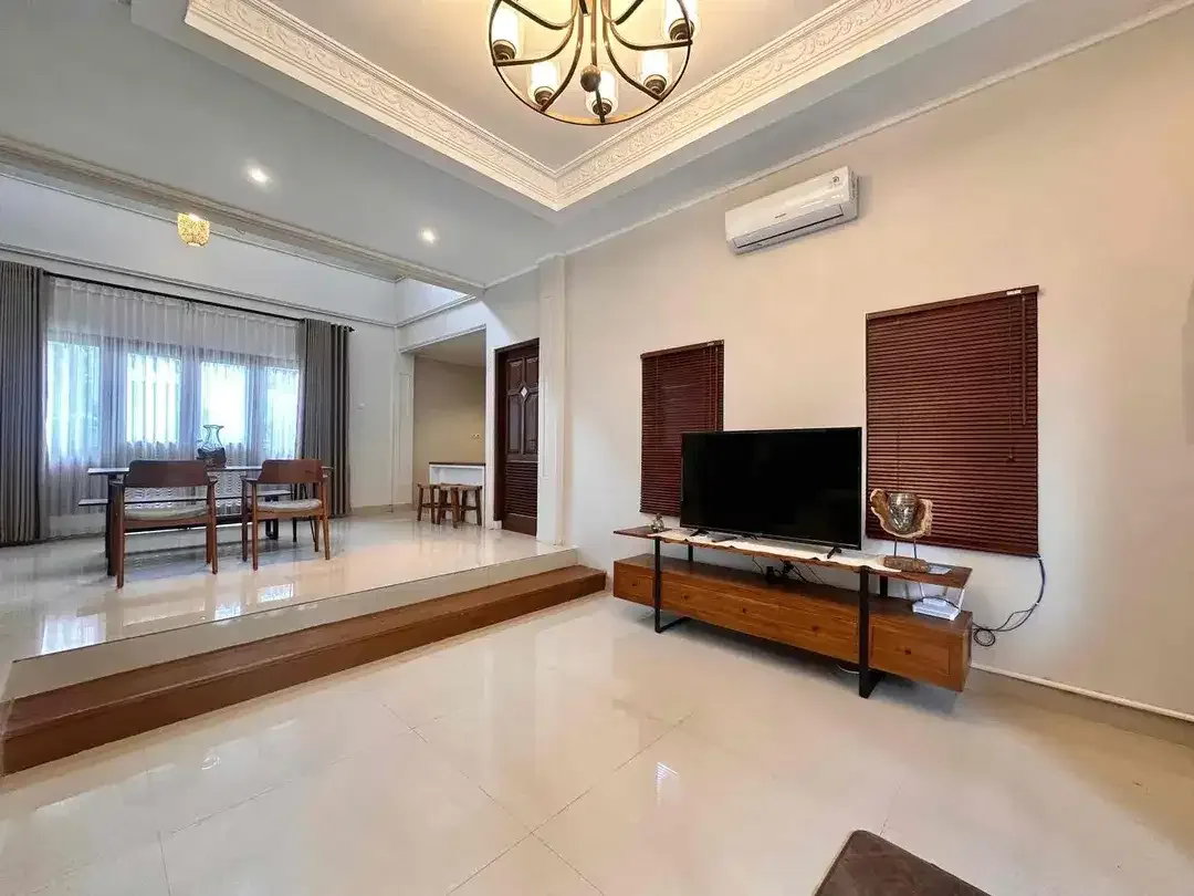 3 BEDROOMS MINIMALIST MODERN STYLE STRATEGIC LOCATION AT UMALAS - Image 6 of 10