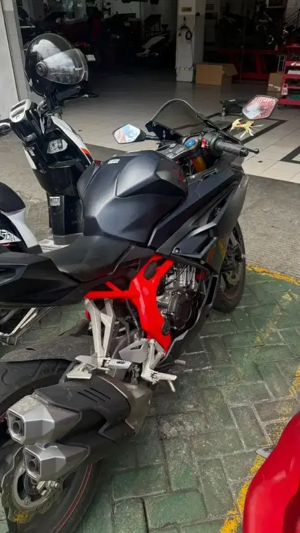 Jual motor CBR 250RR masih mulus - Image 2 of 4