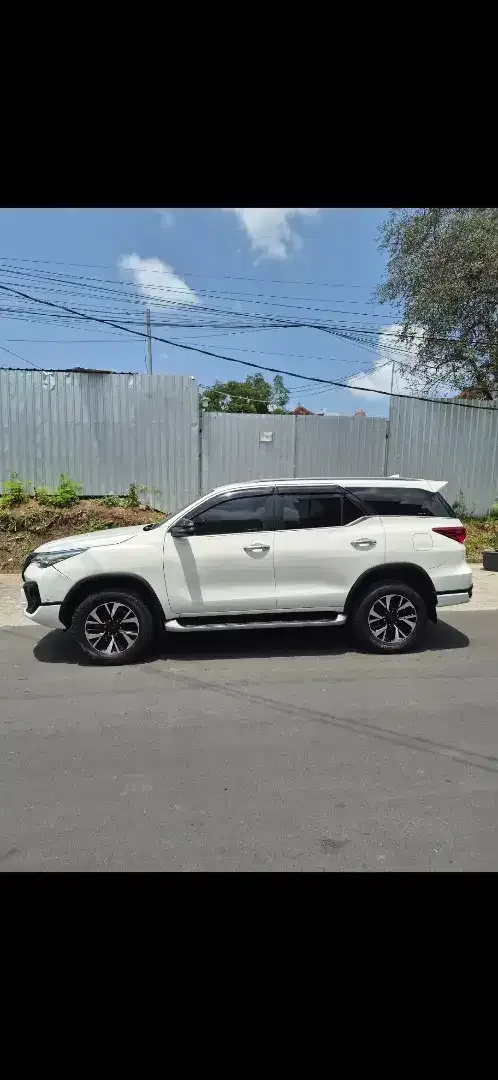 DIJUAL Toyota Fortuner VRZ 4X2 AT - Image 4 of 10