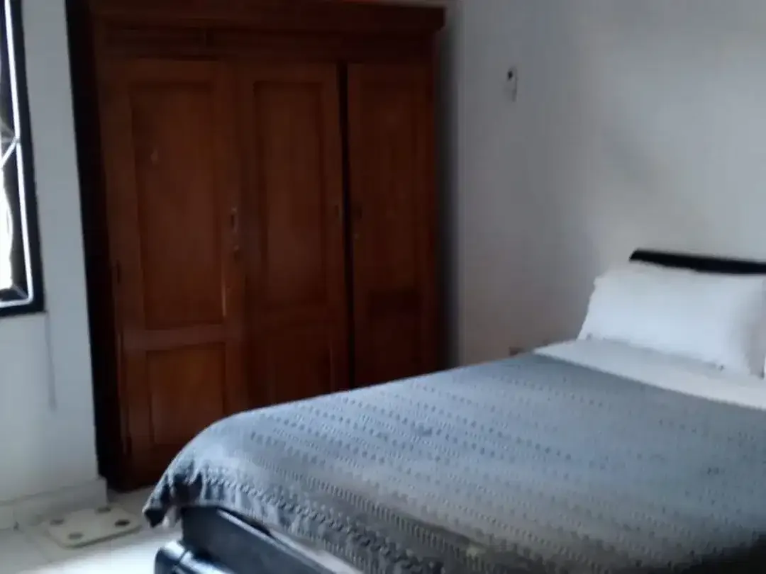 Rumah 4 Kamar Tidur Disewakan di Kerobokan, Kuta Utara - Image 9 of 10