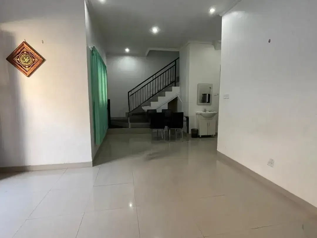 DISEWAKAN RUMAH 3KT – AMBENGAN RESIDENCE, PEDUNGAN - Image 3 of 10