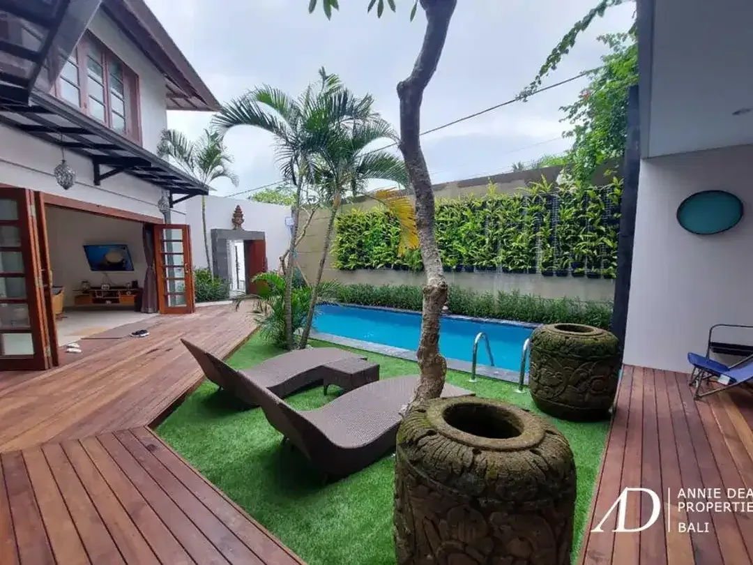 FREEHOLD TROPICAL DESIGN 3-BEDROOM VILLA IN SEMINYAK - Image 3 of 10