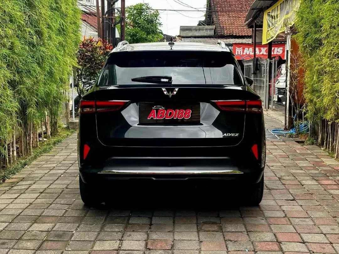 Hatchback Canggih | Wuling Alvex EX Sunroof Metik 2023 Hitam - Image 5 of 10