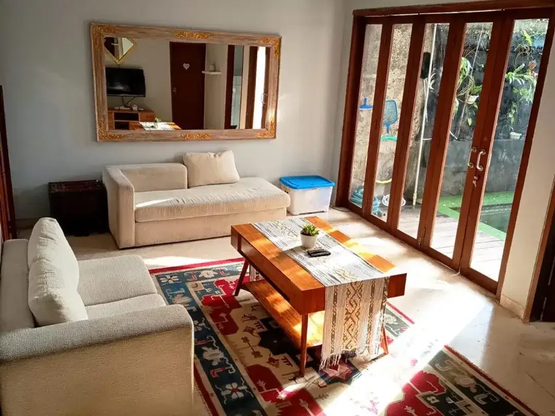 Rumah Fully Furnished di Perumahan One Gate System Dekat Mall Plaza Renon - Image 1 of 10