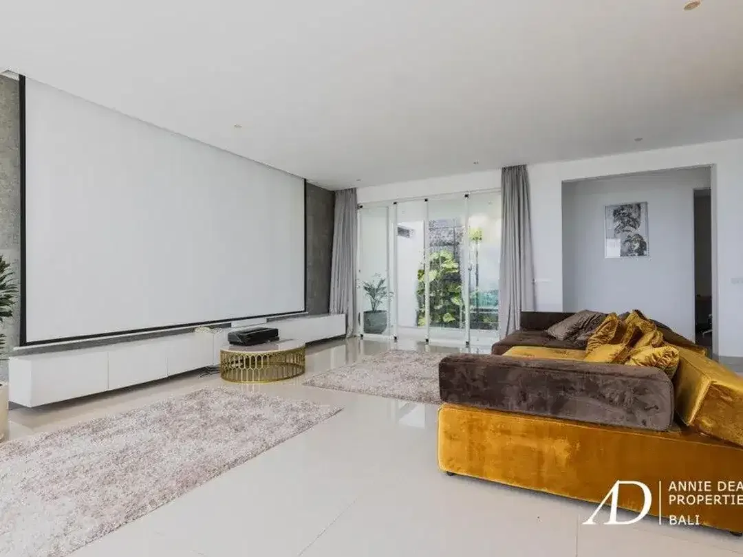 FREEHOLD | MODERN ALL-WHITE DESIGN VILLA WITH ROOFTOP & OCEAN VIEWS - JIMBARAN - Image 8 of 10