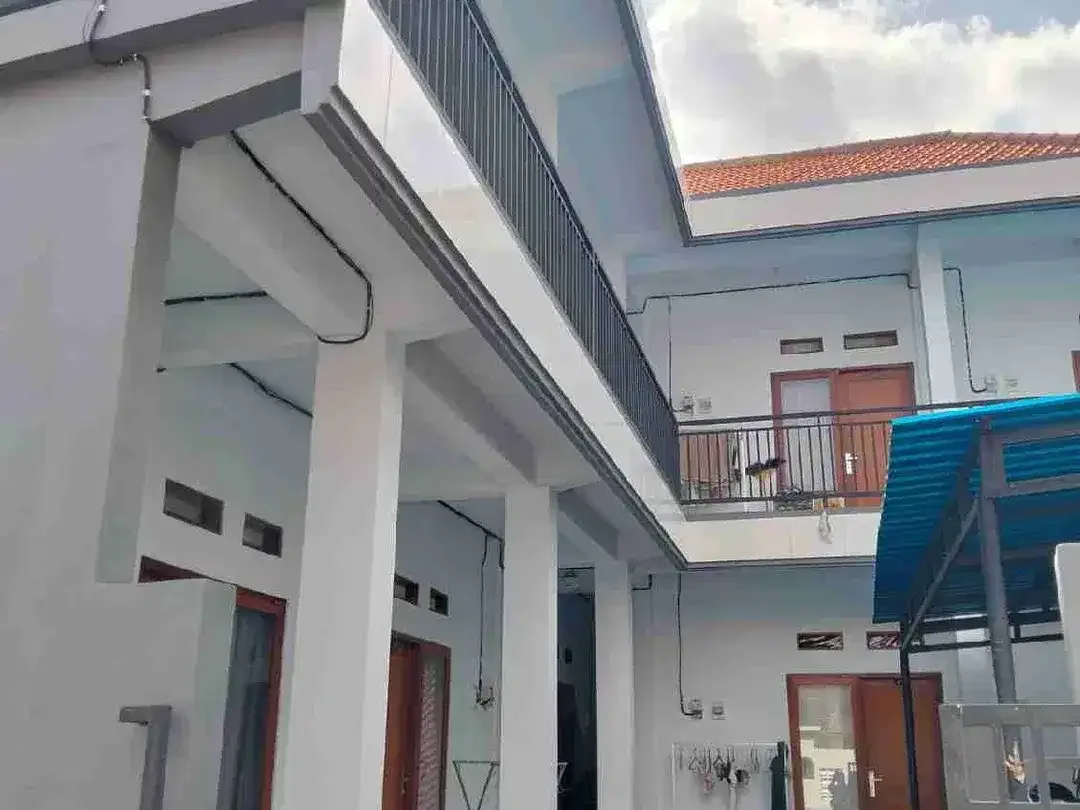 Dijual rumah kost lantai 2 full penghuni lokasi dalung Kaja dekat buduk masih baru belum ada setahun - Image 4 of 7