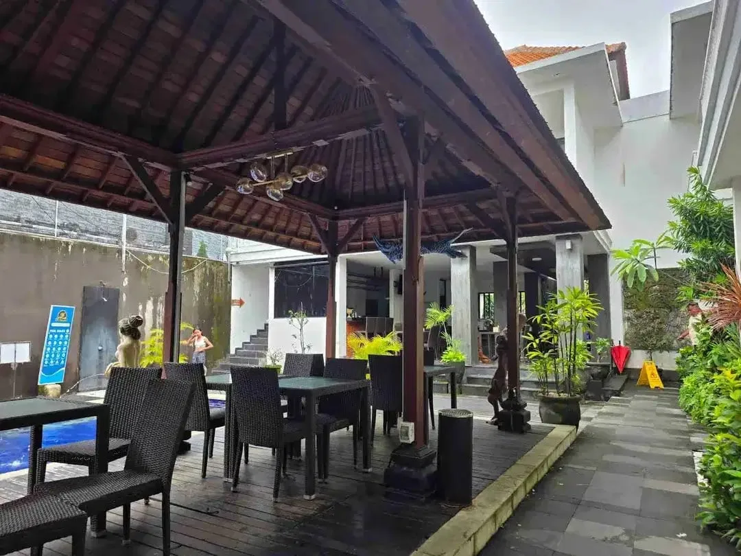 Dijual Hotel bintang 3 sangat murah di Kuta Bali. - Image 6 of 10