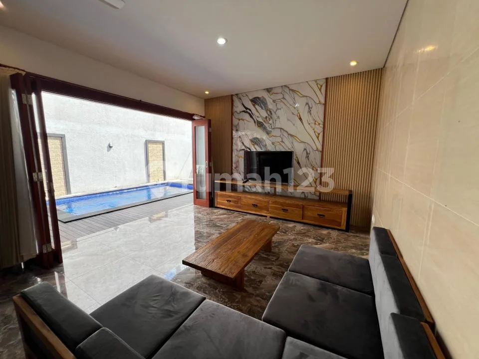 Disewakan Villa 2 Bedrooms Fully Furnished Dekat Area Seminyak - Image 4 of 4